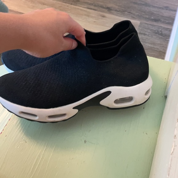 SNEAKERS - Picture 4 of 7